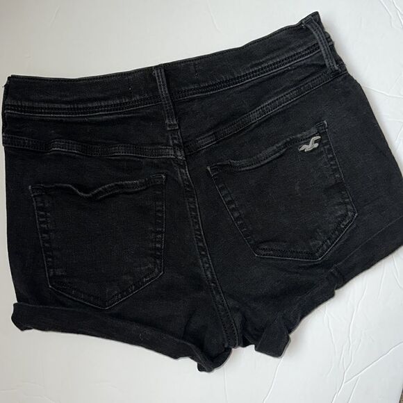 Hollister Shorts  - Picture 1 of 3